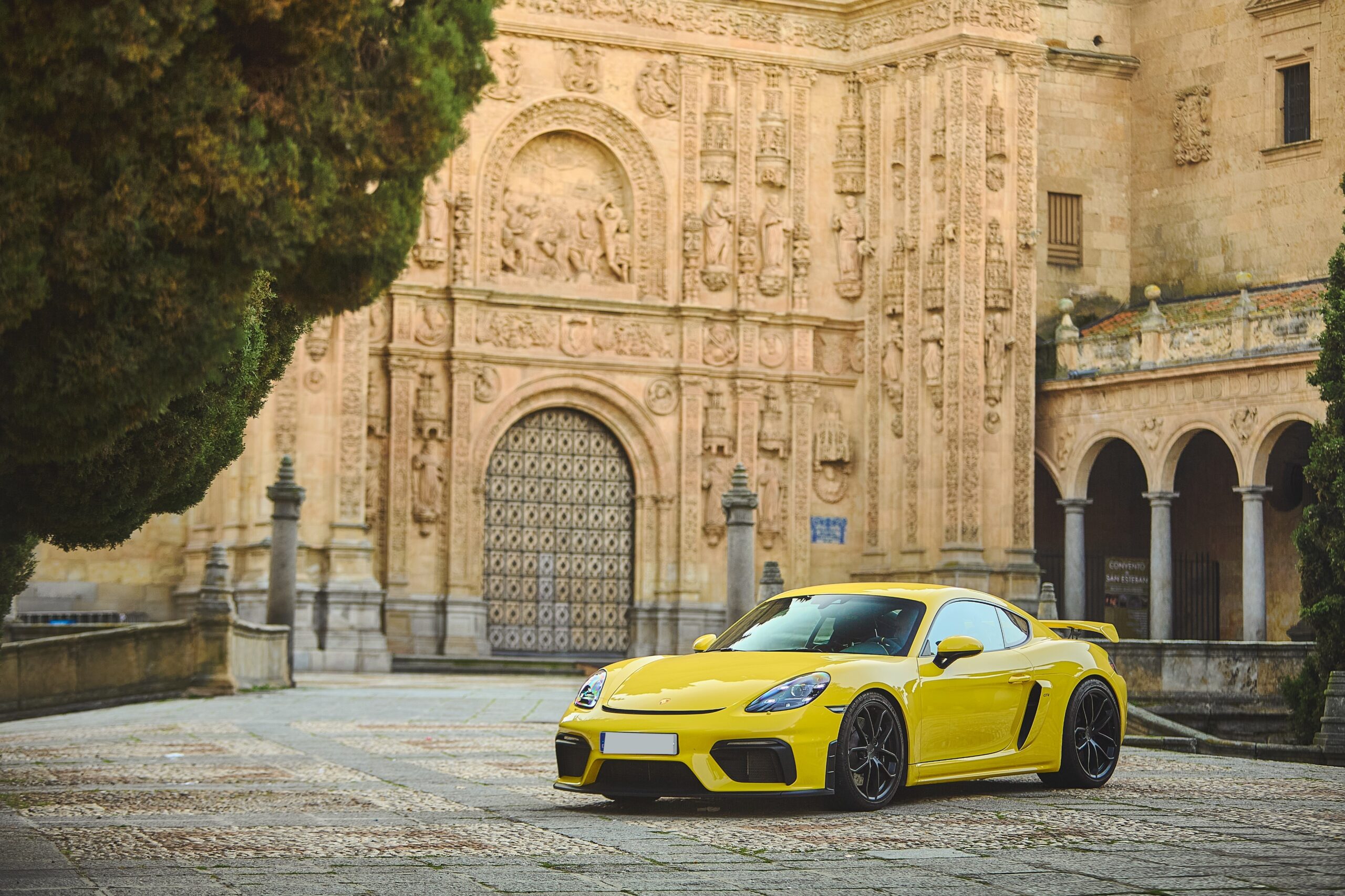 inauguracion-gt-drvers-2024-portada-gt4-amarillo