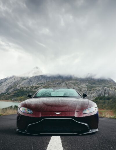 León Rapide. Foto Aston Martin en Riaño
