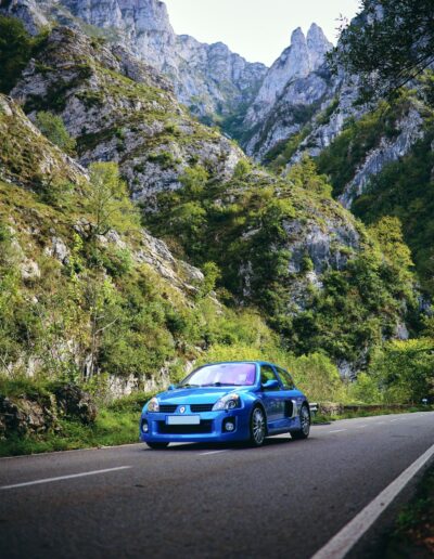 León Rapide. Foto Renault V6 en ruta