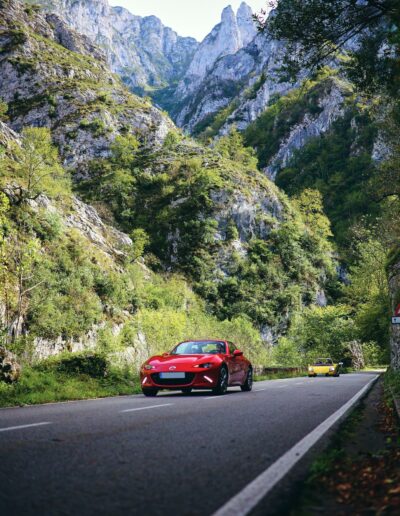 León Rapide. Foto Mazda MX5 ND en ruta